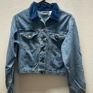 SASSON women M. Jean jacket. Buttons. 100%cotton. velvety collar. Light jacket